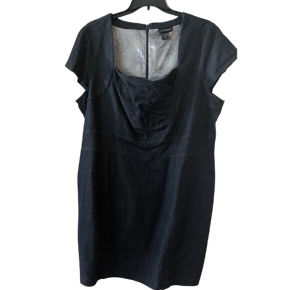 Lane Bryant Denim Sheath Dress in Dark Wash Denim Blue EUC Size 26 (Plus) - Picture 2 of 4